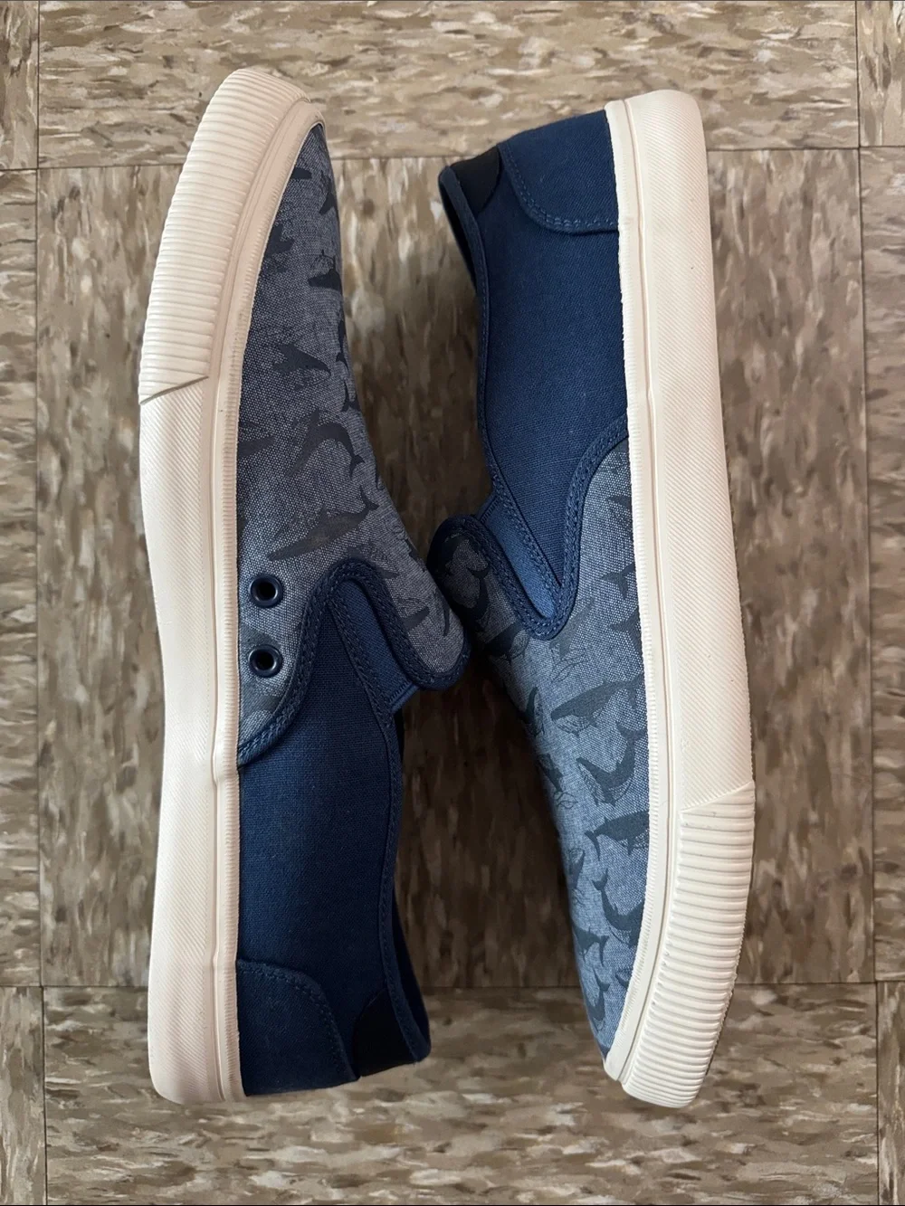 Toms Baja Blue Glow In The Dark Whales Slip On Sneaker Size 10.5